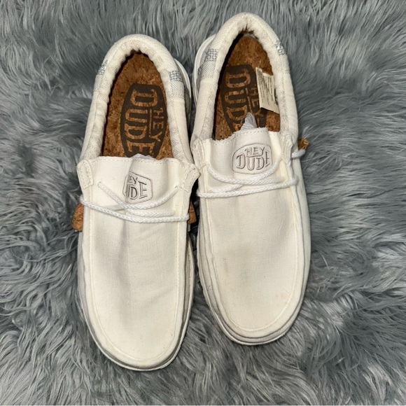 White Hey dudes. Size 9 Wally Break Stitch. - Picture 1 of 11